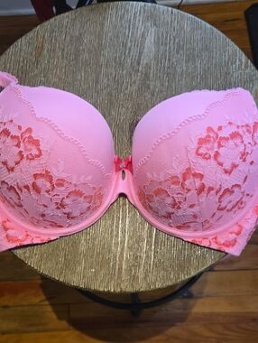 Victoria's Secret Pink Lace Push-Up Bra